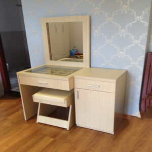 Tấm nhựa làm mặt bàn