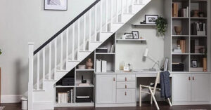 Ứng dụng tấm nhựa PVC khi làm tủ gầm cầu thang