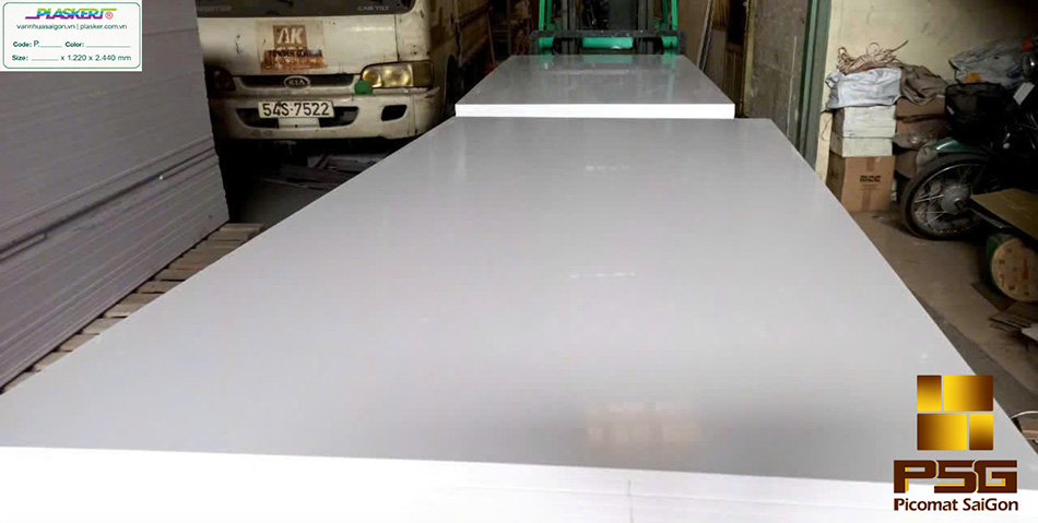 Tấm nhựa PVC làm tủ quần áo