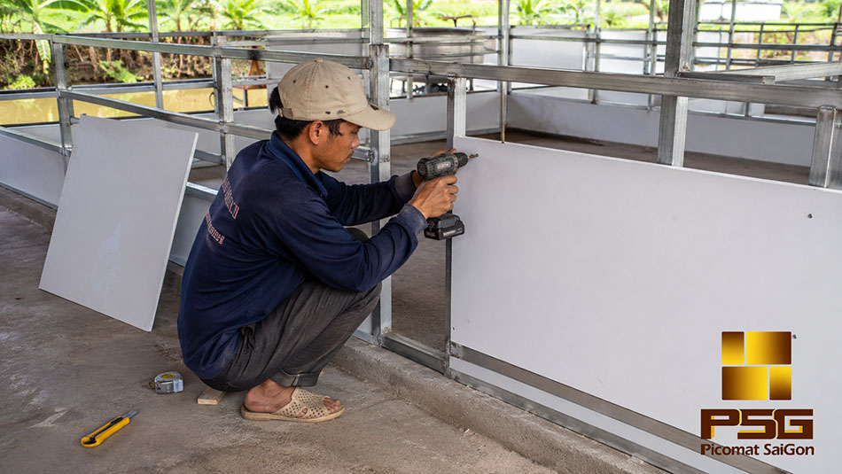 Chuồng Heo Bằng Tấm Nhựa PVC: Giải Pháp Chăn Nuôi Hiệu Quả 6 Làm chuồng heo bằng tấm nhựa PVC Plasker